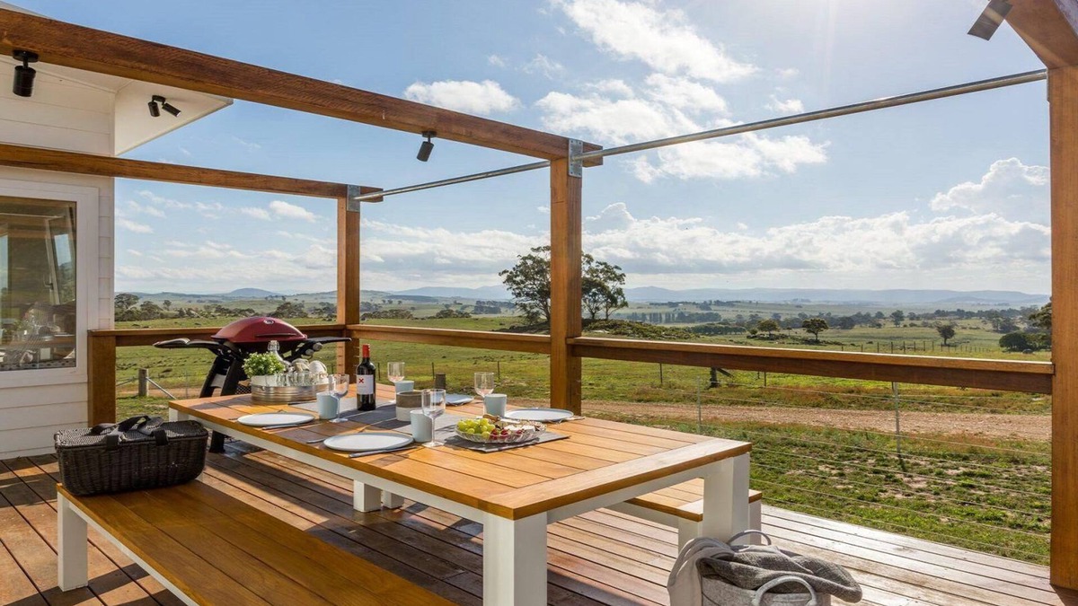 Durran Durra House | On a Hill – modern country home near Braidwood