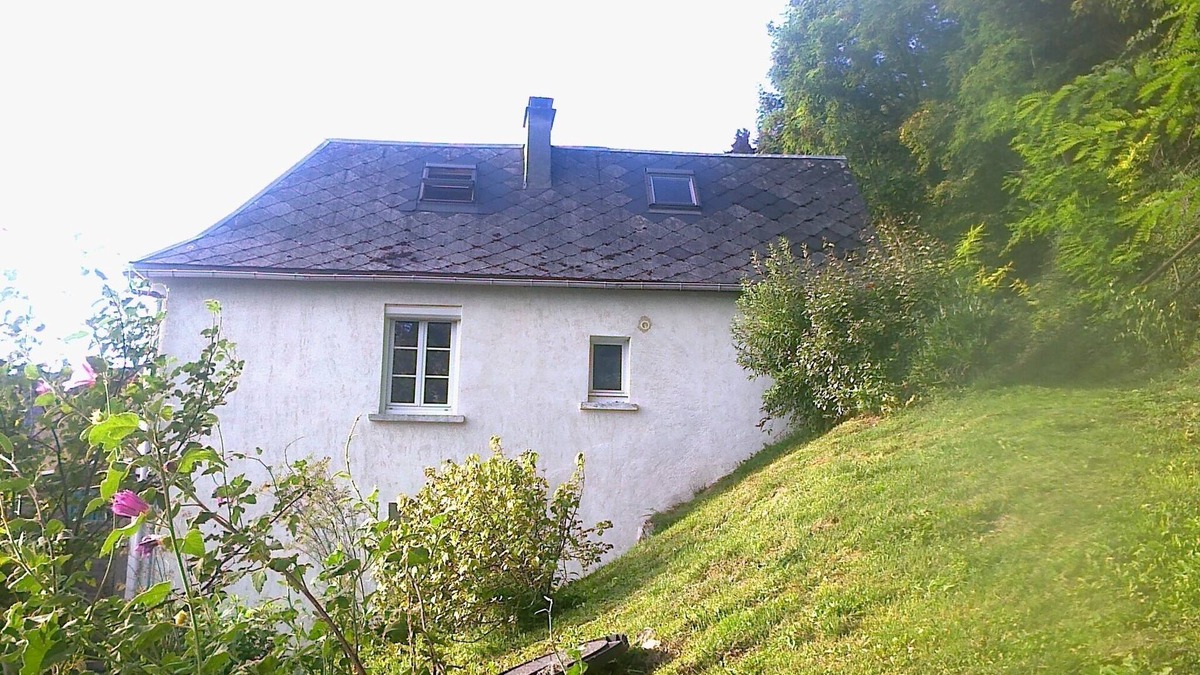Cormeilles House | ON A HILLSIDE