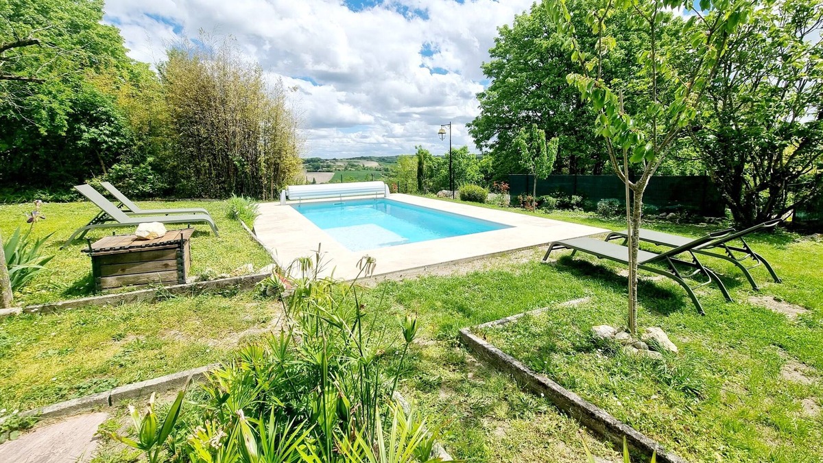 Saint-Laurent-de-Belzagot House | On a trip to the countryside superb family home
