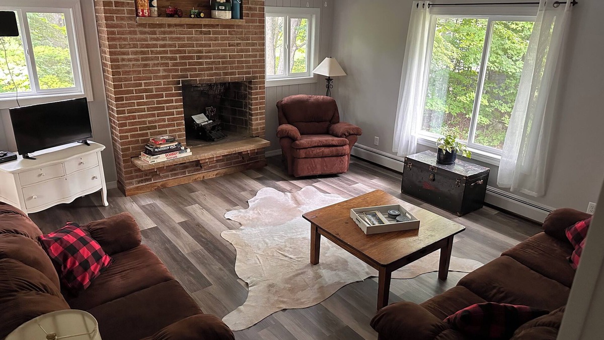 Deerbrook House | On ATV/UTV & Snow Trails - Summit Lake/Bass Lake - Fireplace & Firepit - WIFI