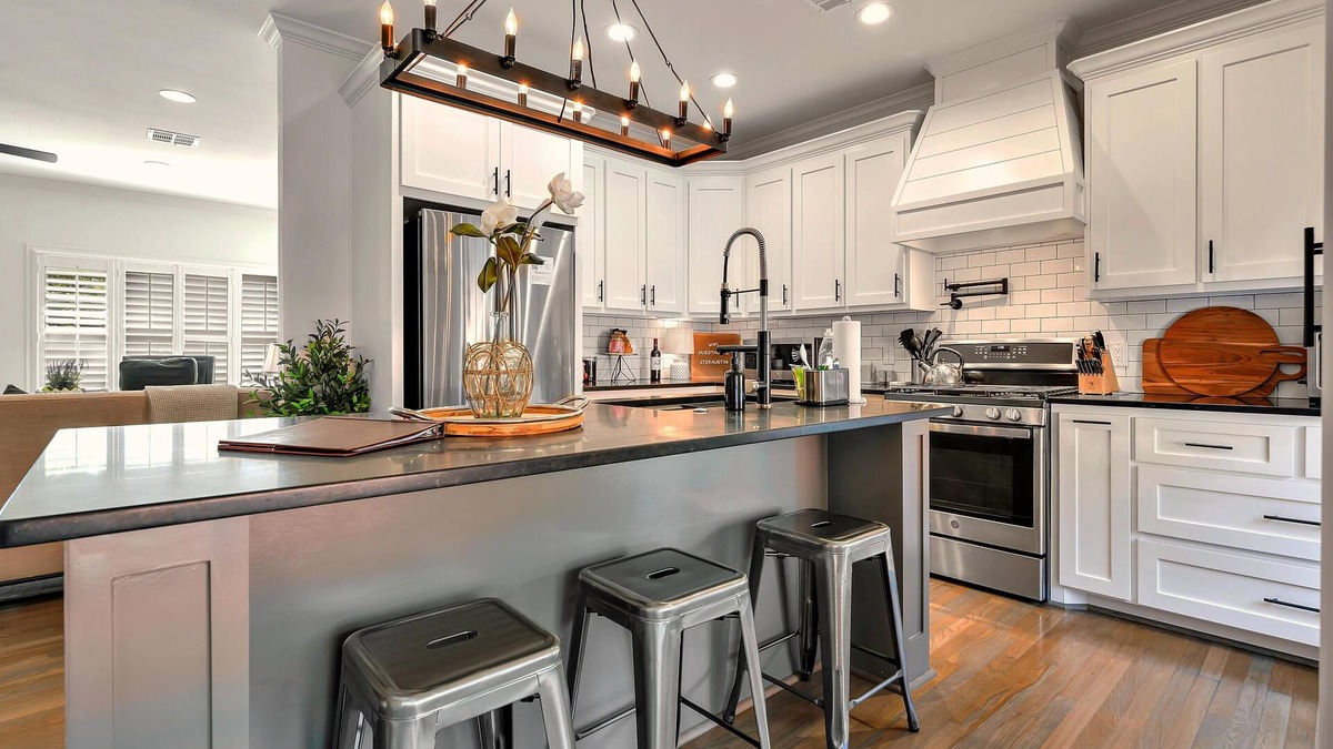 Austin Ave. House | On Austin Ave! Completely remodeled and close to Magnolia, Downtown & Baylor.