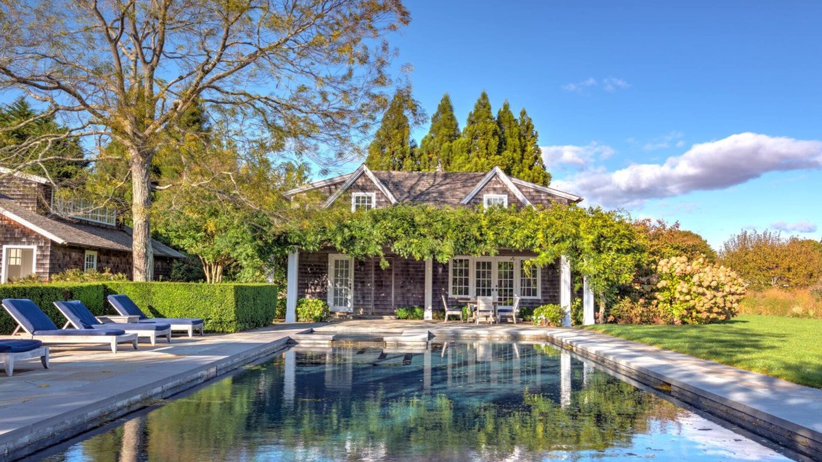 Sagaponack House | On Four Acres, In the Heart of Sagaponack, Gourmet Eat-In Kitchen, Tennis.