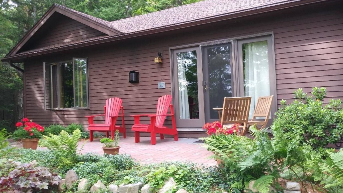 Bloomingdale Apartment | On Franklin Pond - Lake And Mountain Views With Convenient Lake Access