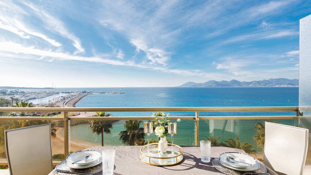 Pointe Croisette Apartment | On la Croisette - 2 beds/2 baths
