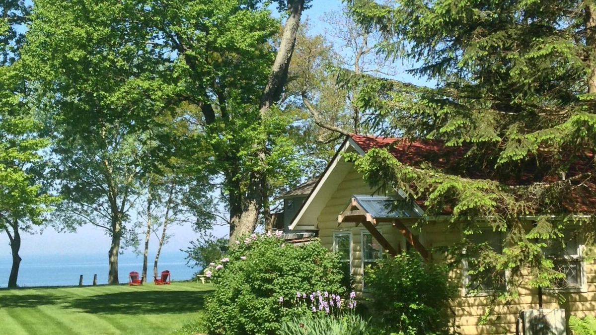 Fennville Cottage | On Lake Michigan, Bright,Light & Airy Summer Haven, Gorgeous Views,Sand Beach