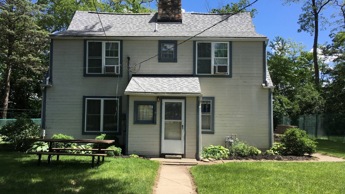 Norway Cottage | On Lake Shafer Right Next To Indiana Beach's South Entrance