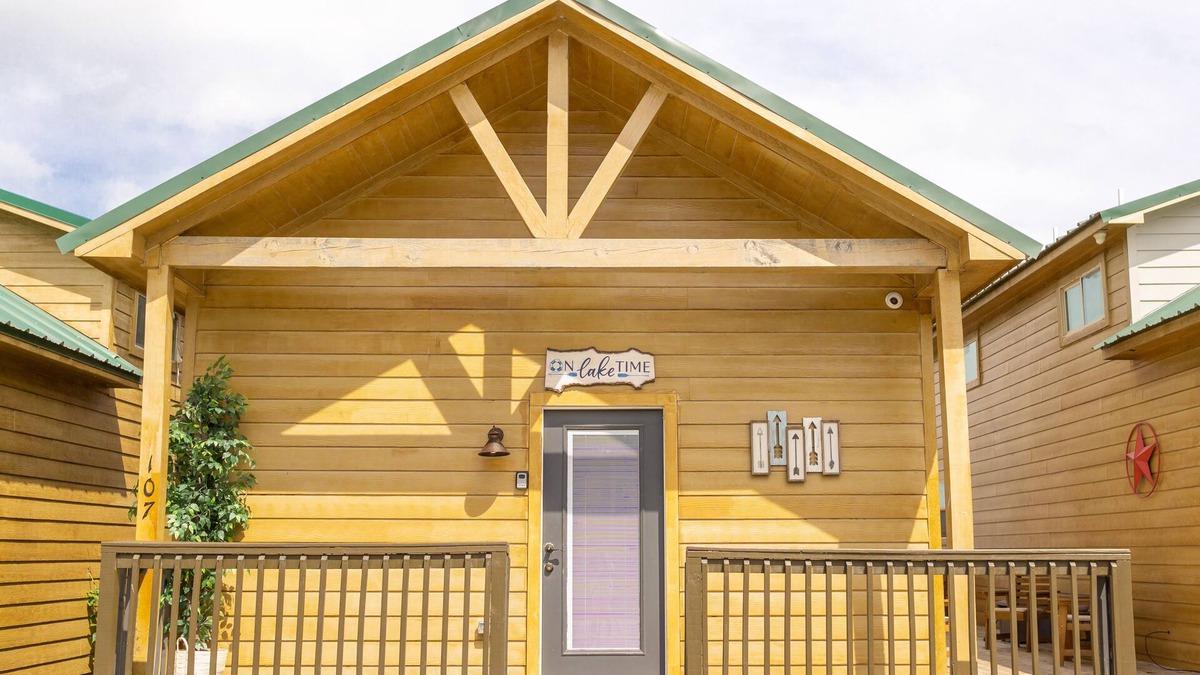 Willis Cottage | on lake time tiny living