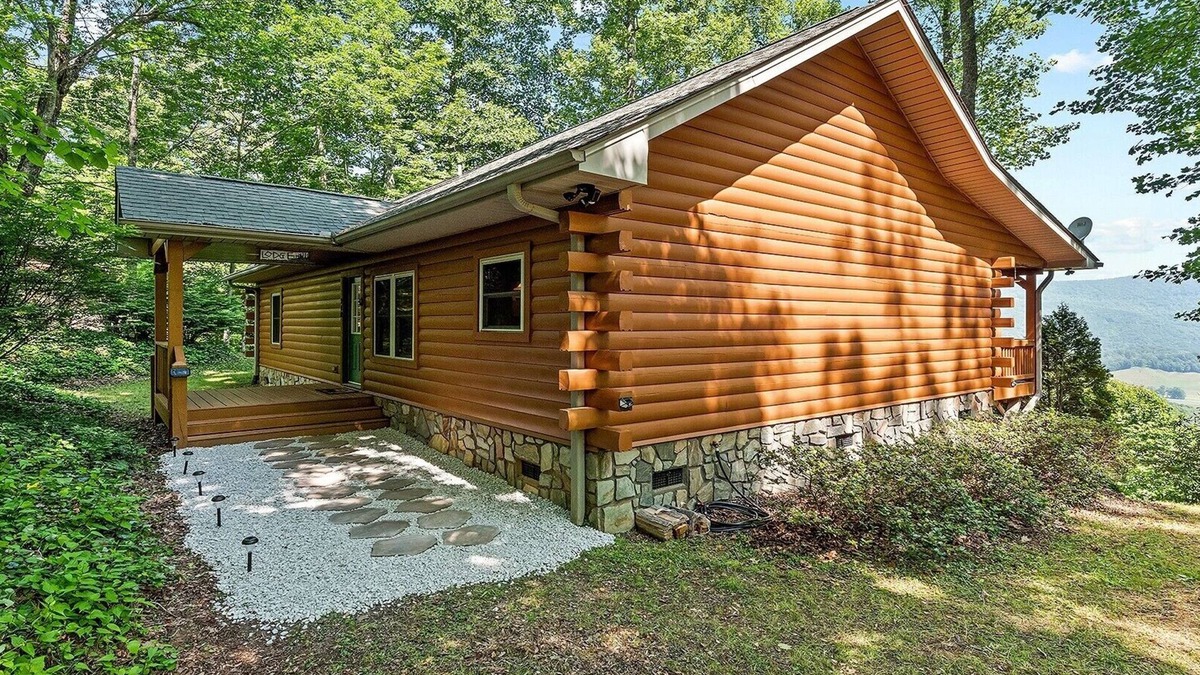 Hemphill Heights Cabin | On Mountain Time - Secluded 2 BR, 2BA Log Cabin, Hot Tub, Firepit