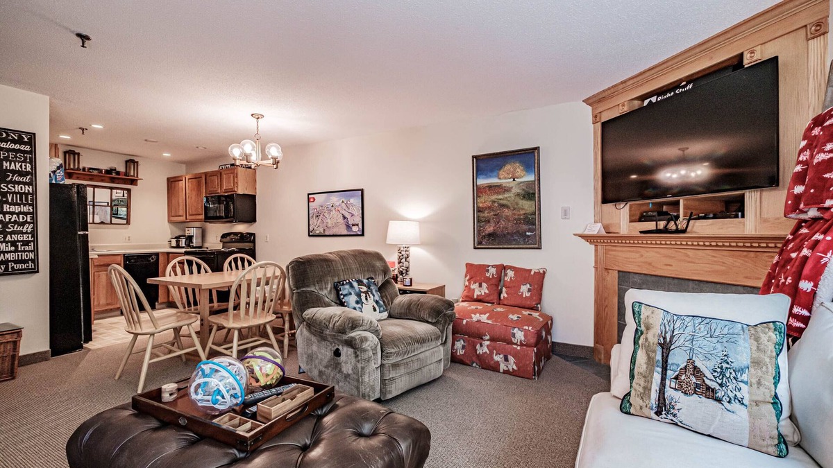 Sunday River Area Condo | On Mountain two bedroom unit sleeping 8