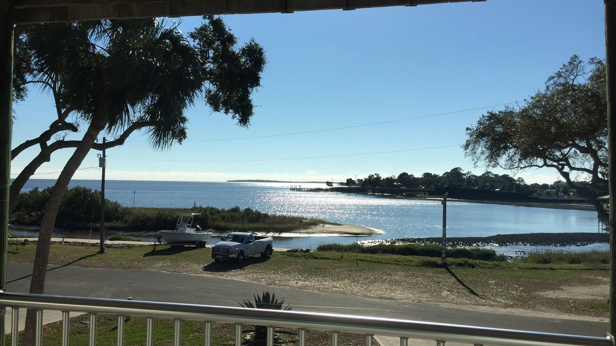 Cedar Key House | On Open Gulf, luxury home on safe private road, large dock/deck, gourmet kitchen
