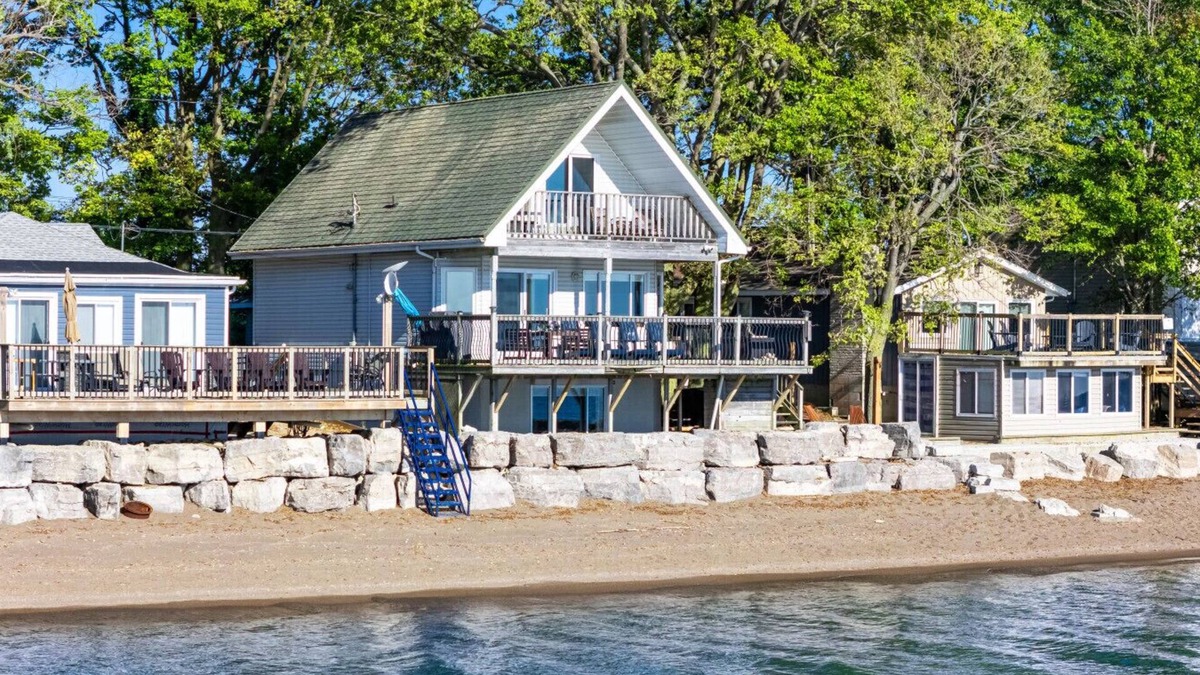 Leamington Cottage | ON POINT: Pelee Beach House