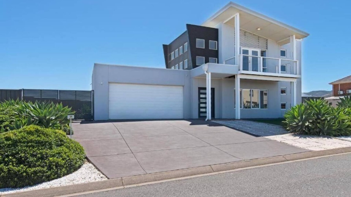 Sellicks Beach House | On Seascape - Entire Home Sellicks Beach