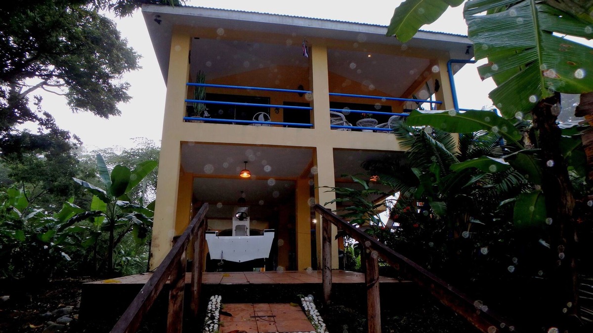 Sierpe House | On SIERPE RIVER - VILLA TRANQUILLO.2 beds, 2 baths, fully equipped, incl. A/C