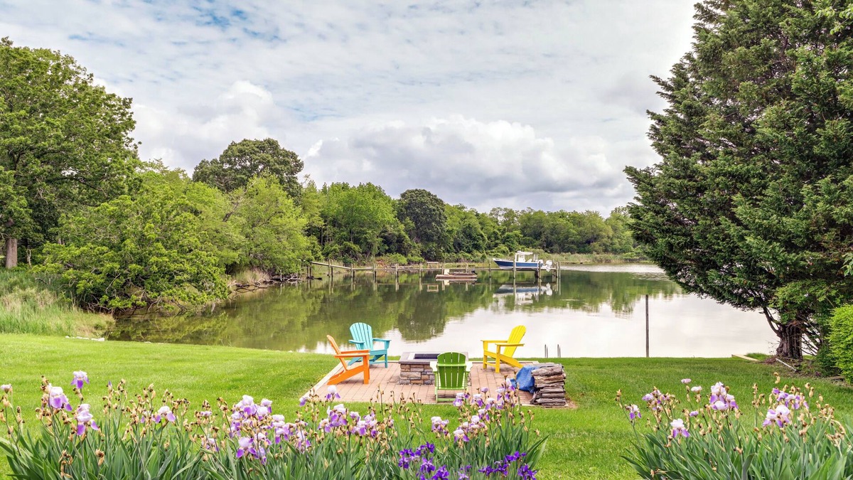 Queenstown House | On-Site Boat Dock: Queenstown Home w/Pool & Yard!