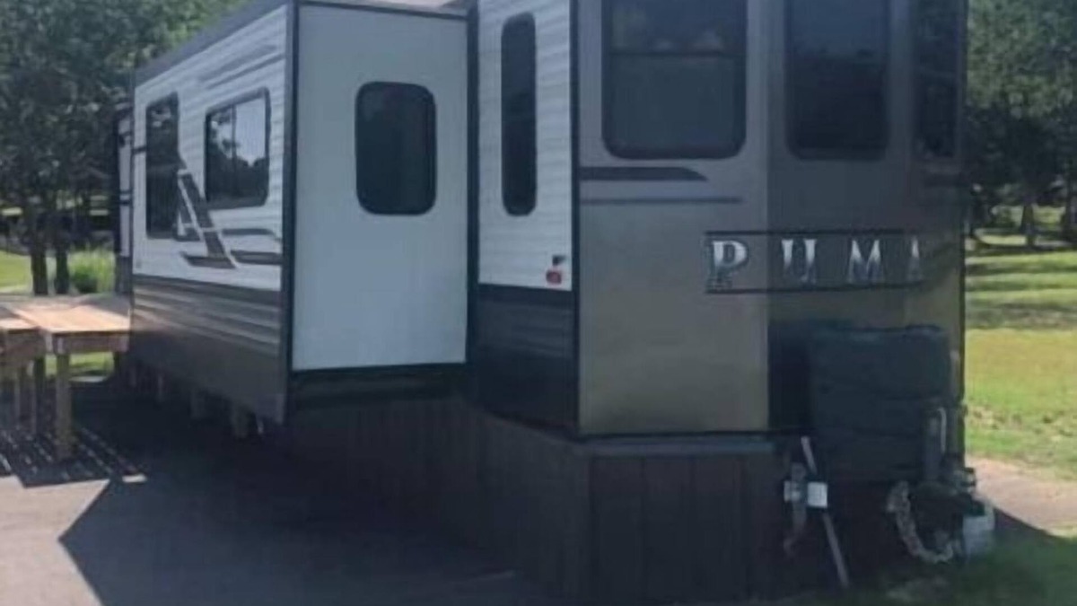 Skiatook House | On-Site Camper Trailer/Vintage