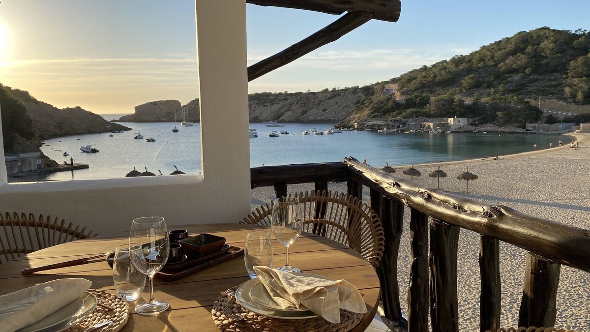 Cala Vadella Apartment | On the beach, apartment with sea view, air conditioning and wifi