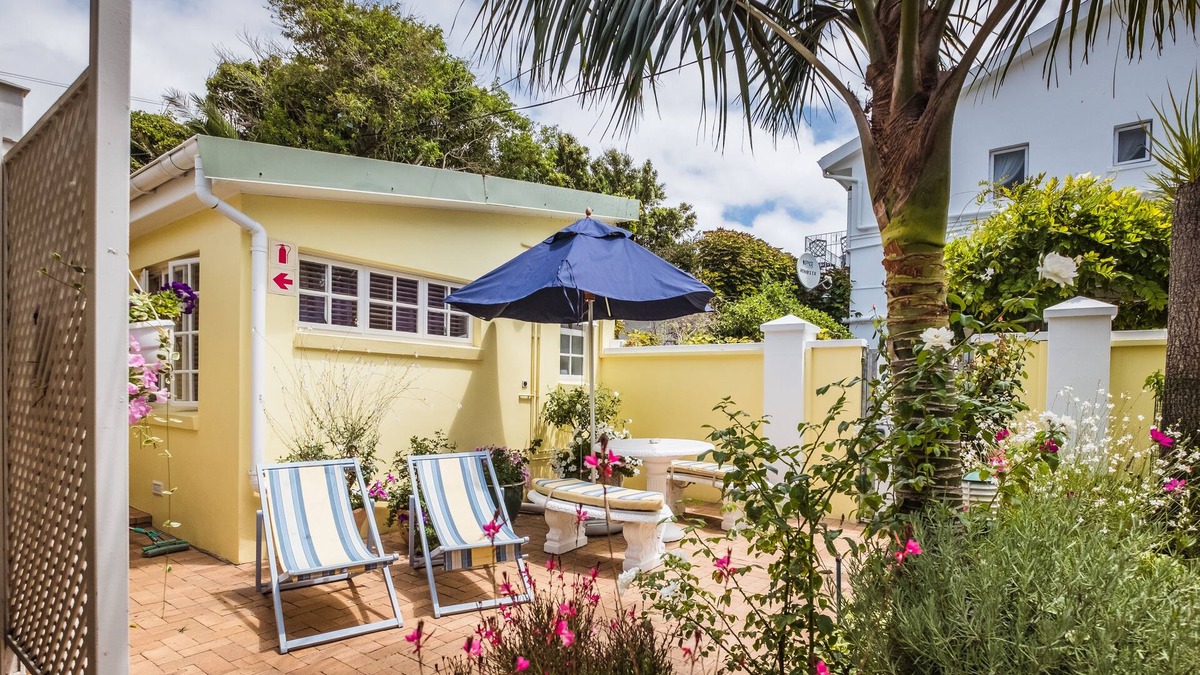 Port Elizabeth House | On The Bay B&B