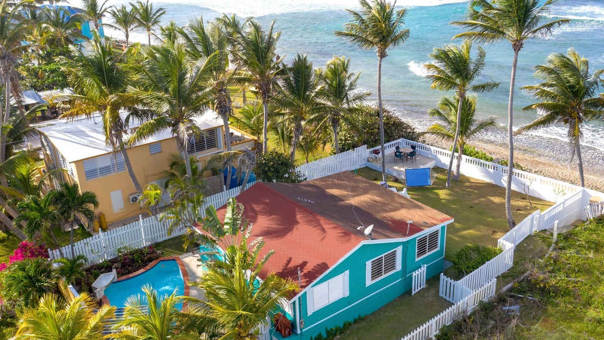 Bravos de Boston House | On the beach, a private pool, a house all to yourself.