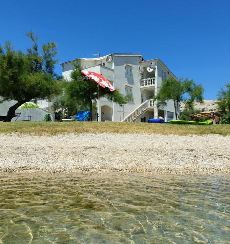 Dinjiska Apartment | On the beach apartments PAG