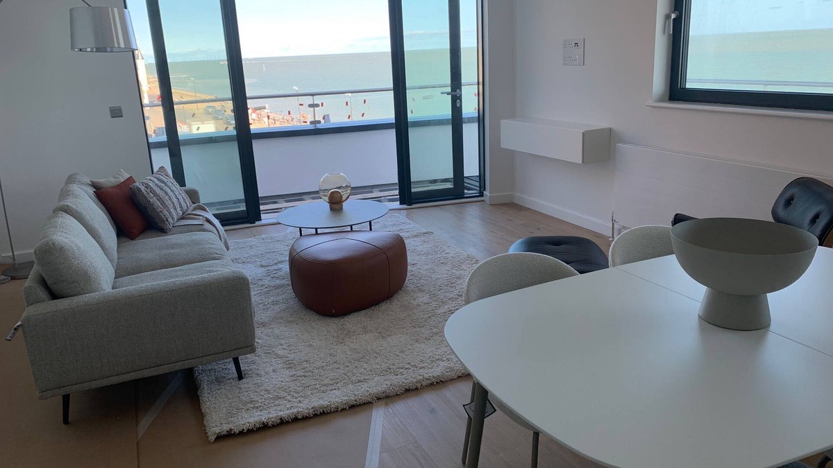 Ramsgate Apartment | On the Beach! Gorgeous designer apartment with stunning sea views