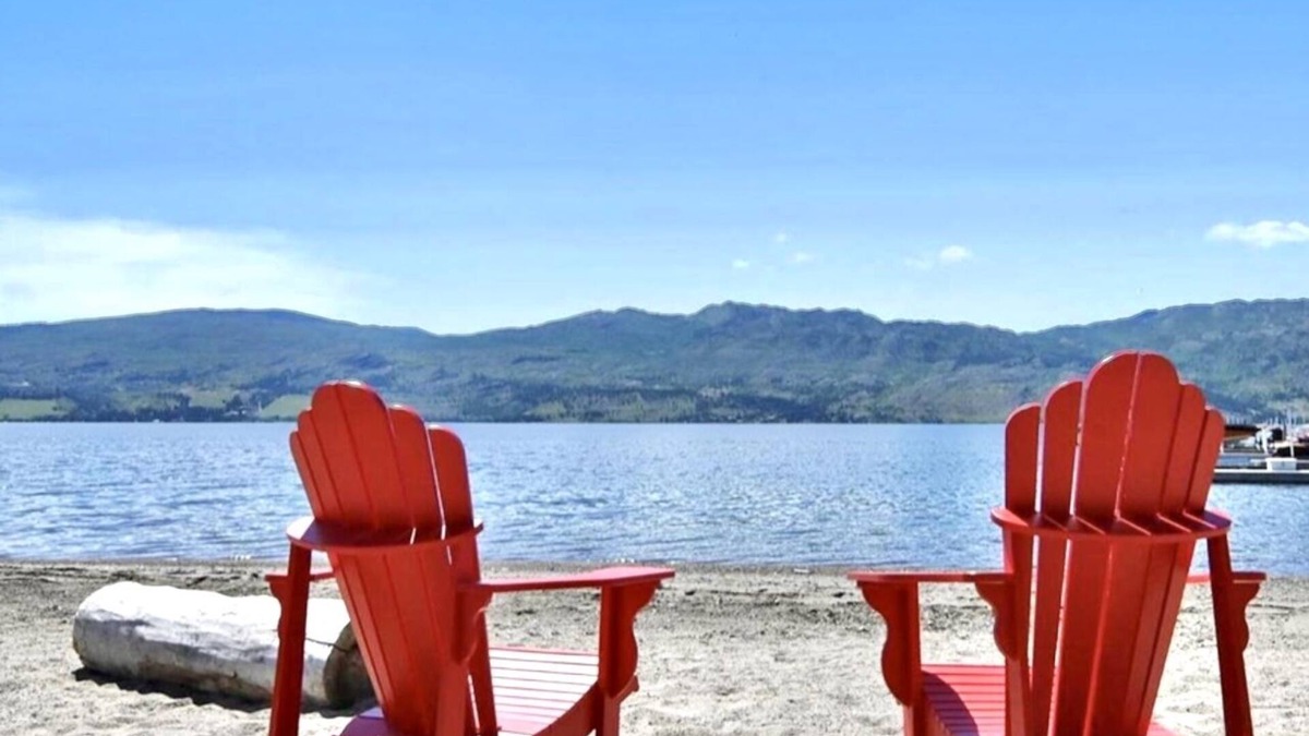 Westbank Condo | On the Beach/Lake, Heated Pool, Paddle Boards, Dbl Kayak, Boat Slip, Wine Trail