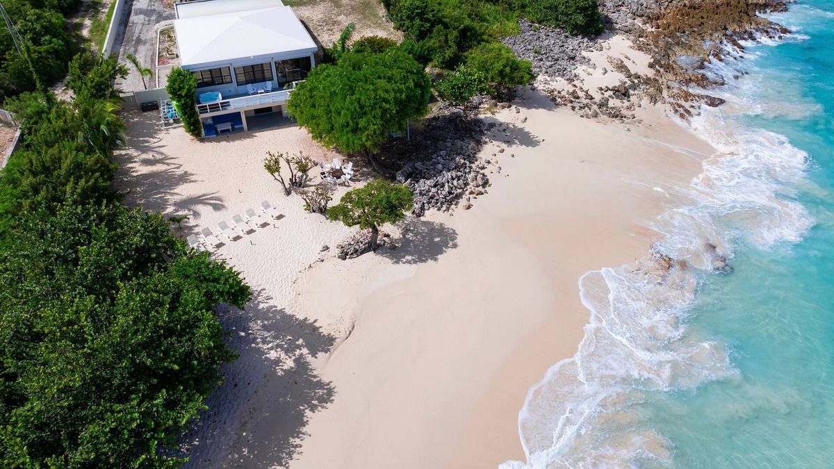 The Valley Villa | ON THE BEACH Luxury BeachHouse, sleeps 8, pool, hot-tub, fire-pit, …