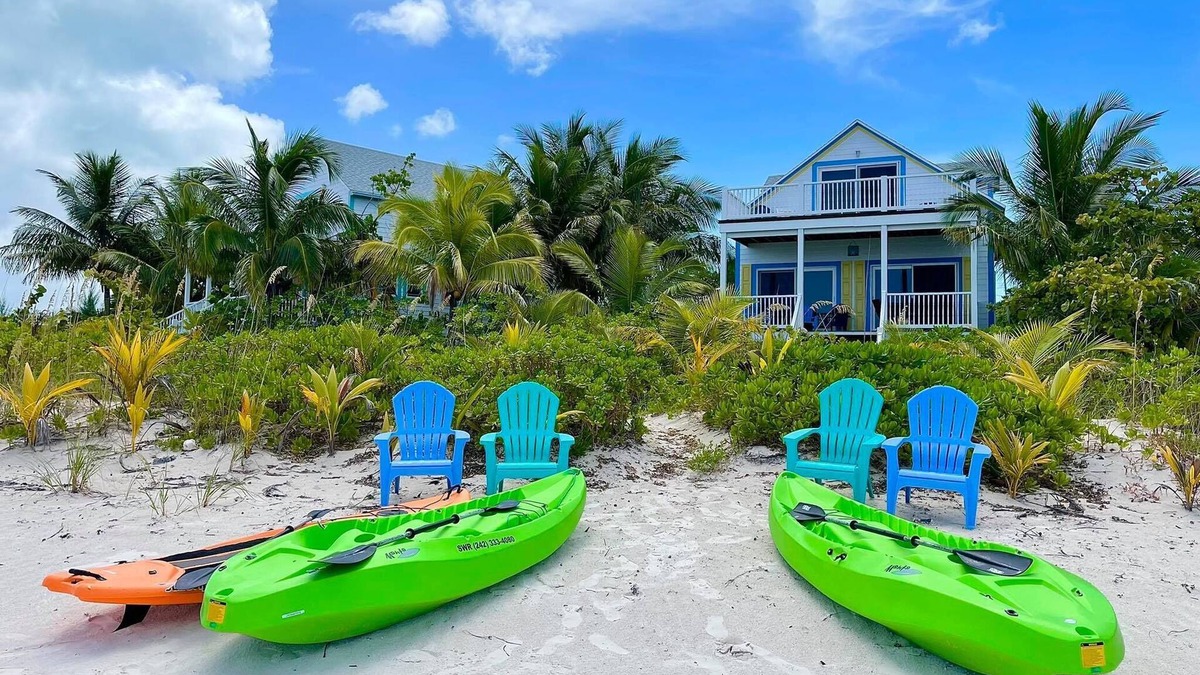 Spanish Wells Cottage | ON THE BEACH w/Kayaks, Paddleboard, Amazing Views Throughout