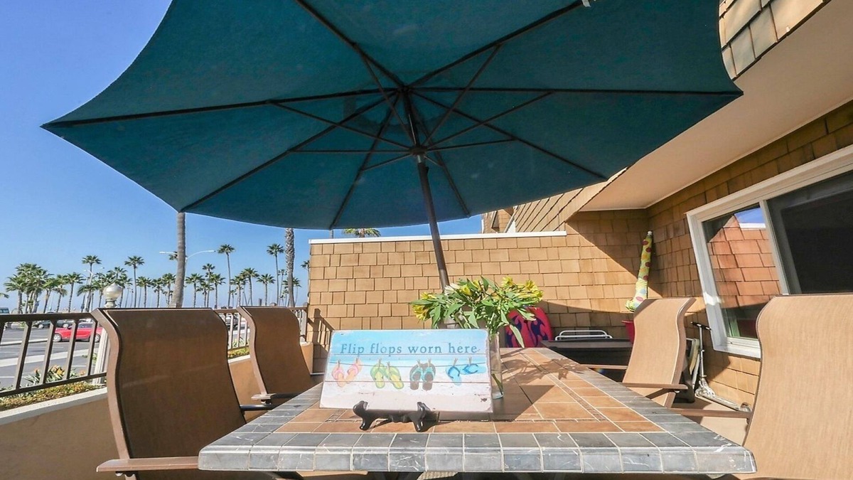 Balboa Peninsula Condo | On the Boardwalk with views of the Ocean & Balboa Pier-steps to the Fun Zone