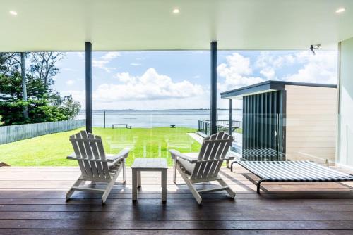 Gorokan House | On The Corso - Sun-soaked Serenity with Lake Access