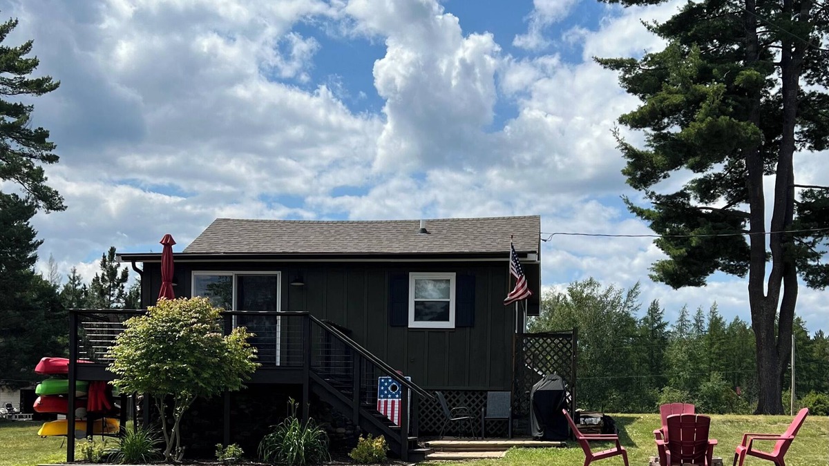 Eagle River Cabin | On the Eagle River Chain, Pier Slip, Kayaks, Wi-fi, AC, On Snowmobile Trail