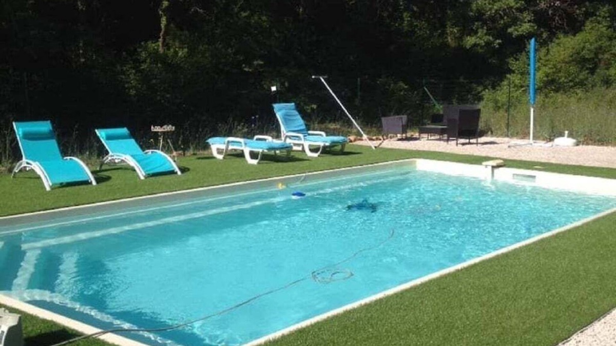 Brignoles Villa | On the edge of a forest, in green Provence, with private swimming pool