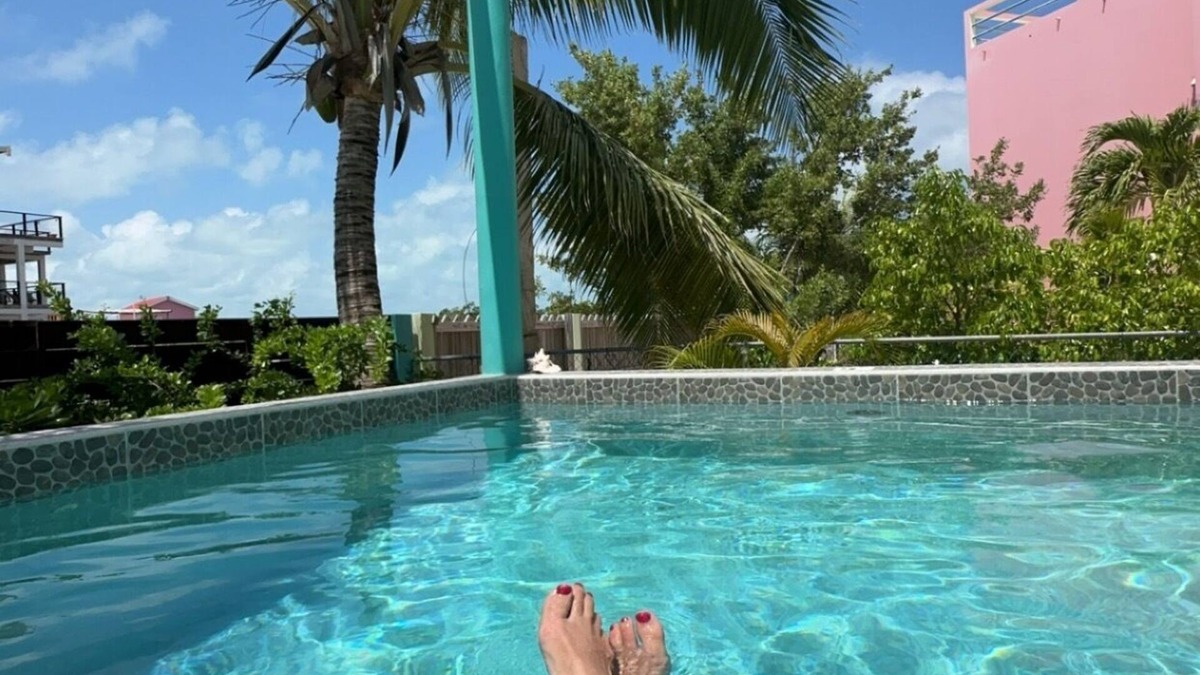 Caye Caulker House | On the Hook! Sunset Cabana by the Caribbean Sea
