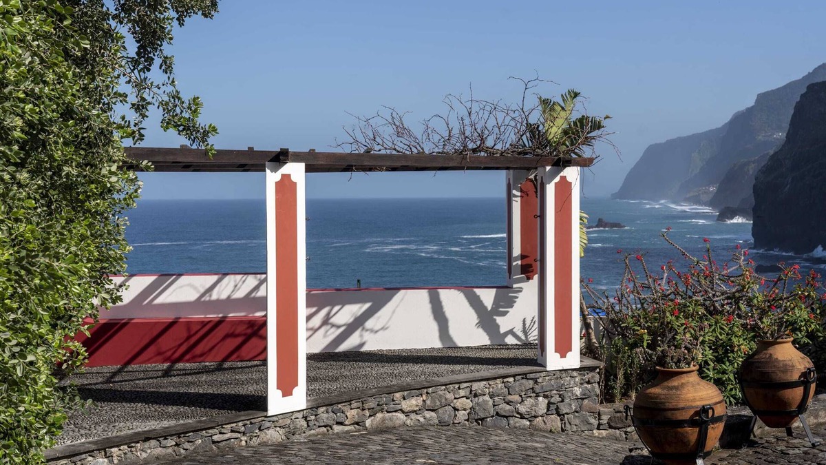 Ponta Delgada House | On the North Coast, by the sea - Casa do Terreiro