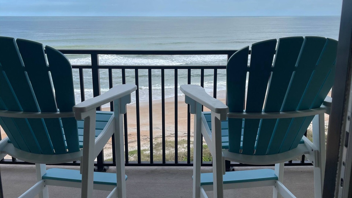 Ormond Beach Condo | ON THE OCEAN NO STREET TO CROSS !