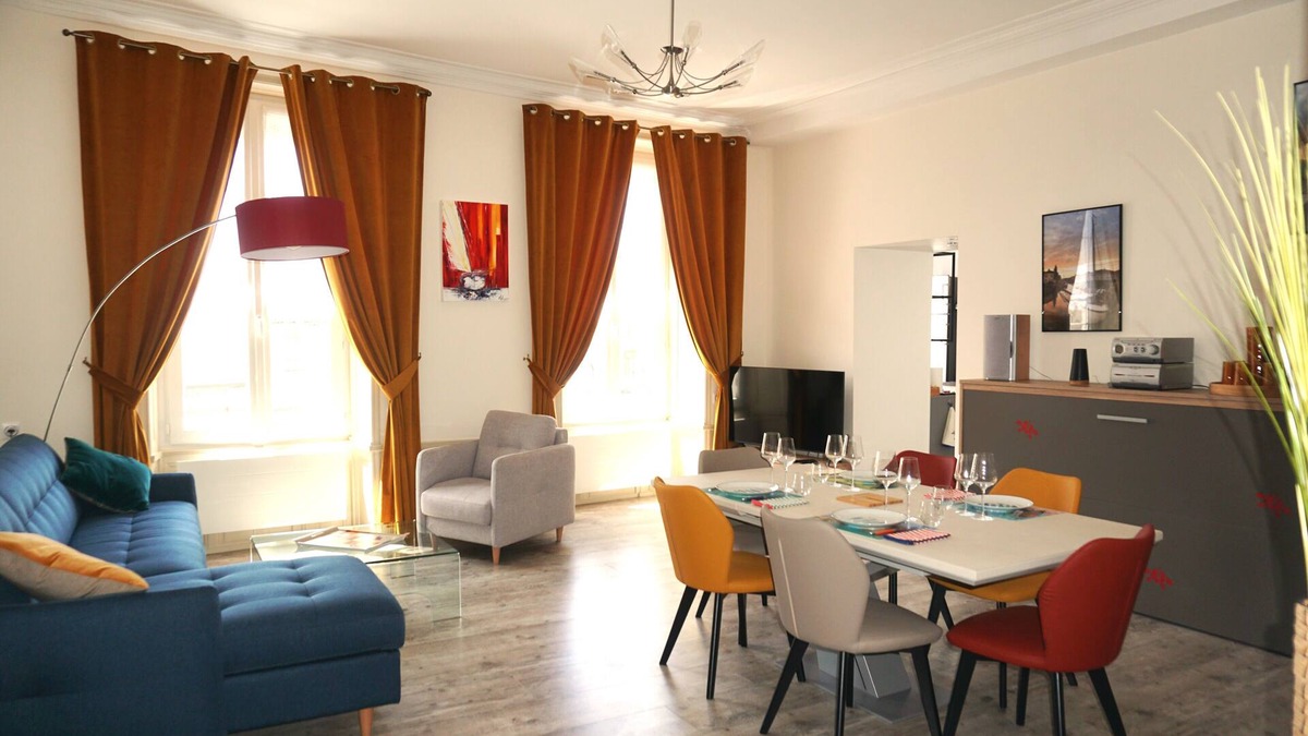 Marans Apartment | On the quays of the Sèvre 20 km from la Rochelle by weel maintened cycle pathe.