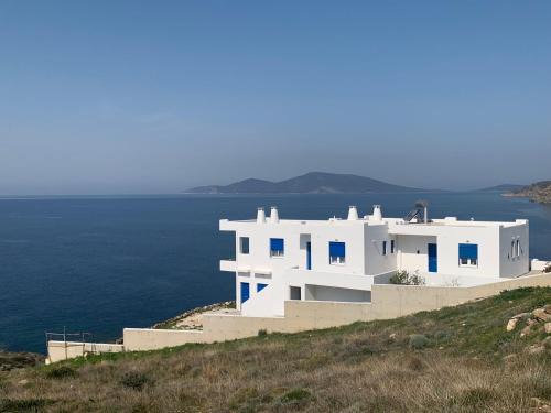 Karystos Apartment | On the Rocks