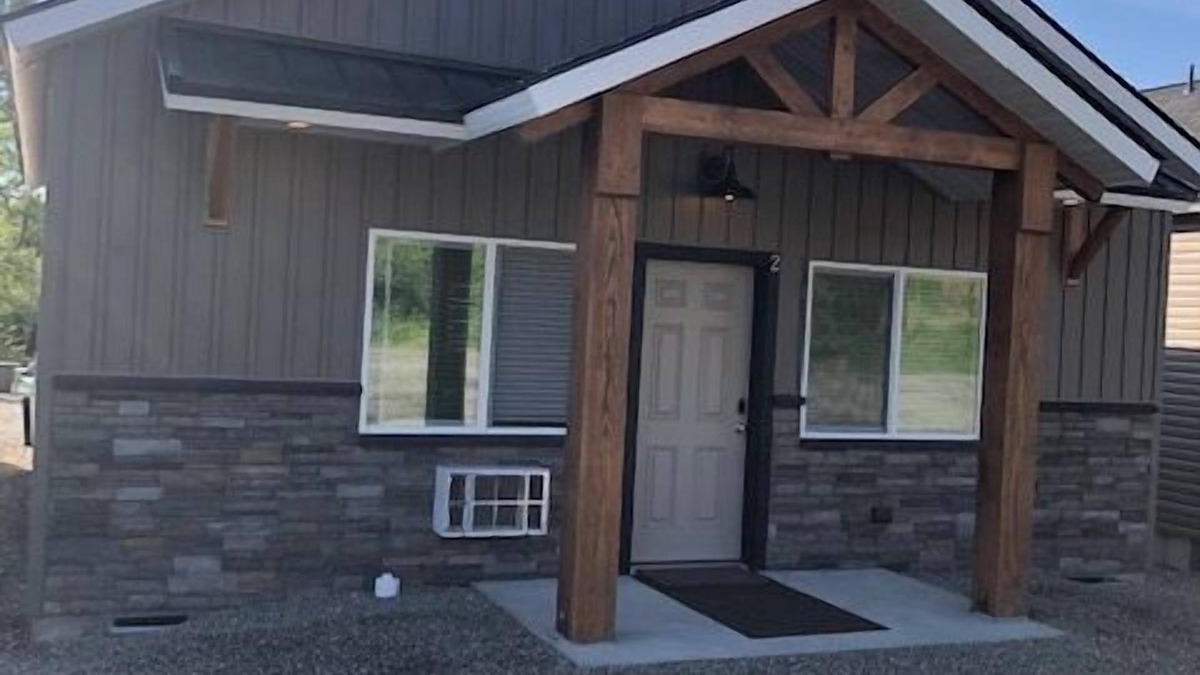 Salmon House | On the Salmon River-Cabin 1 - 2 Bed, 2 Bath, Sleeps 6
