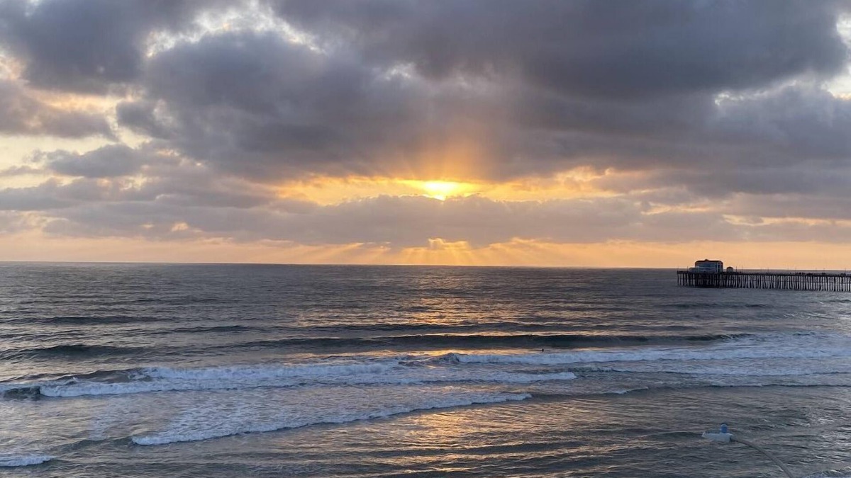 Oceanside Condo | On the sand! Cozy spot with pets welcome!