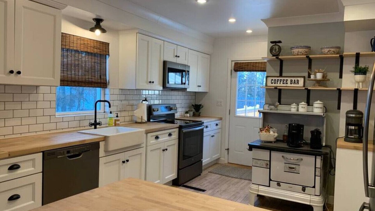 Ironwood House | On the Trail-Cedar Sauna & Close to Ski & Trails
