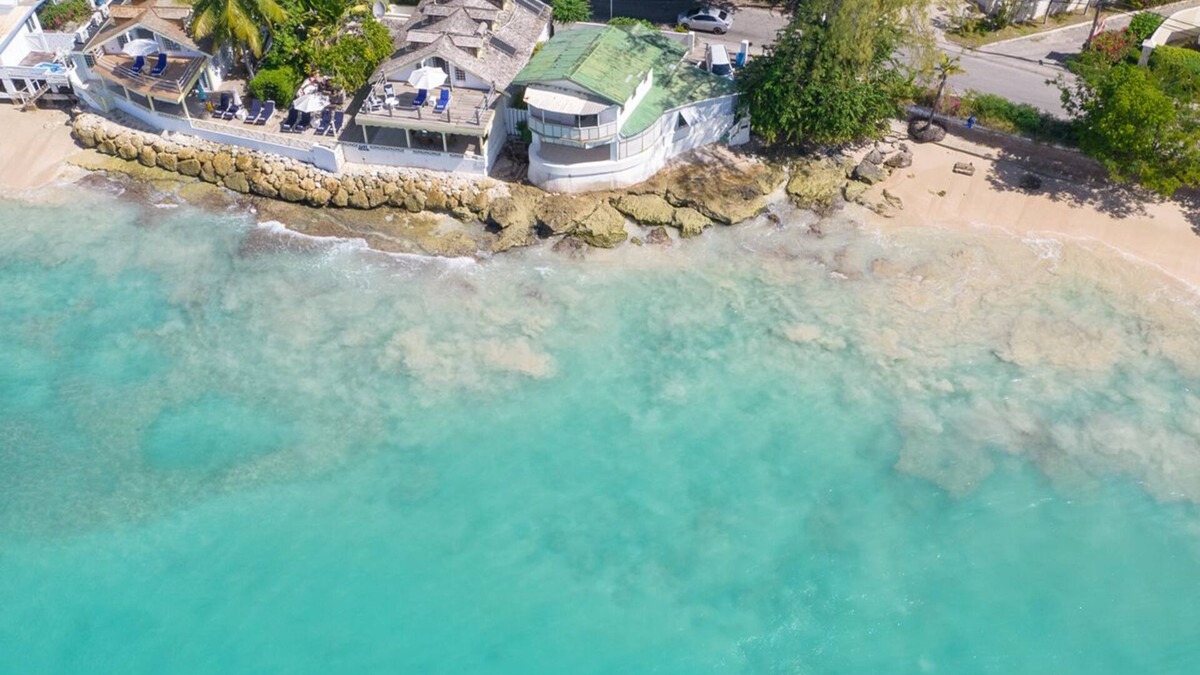 Mullins Villa | On The Water's Edge - Easy Reach