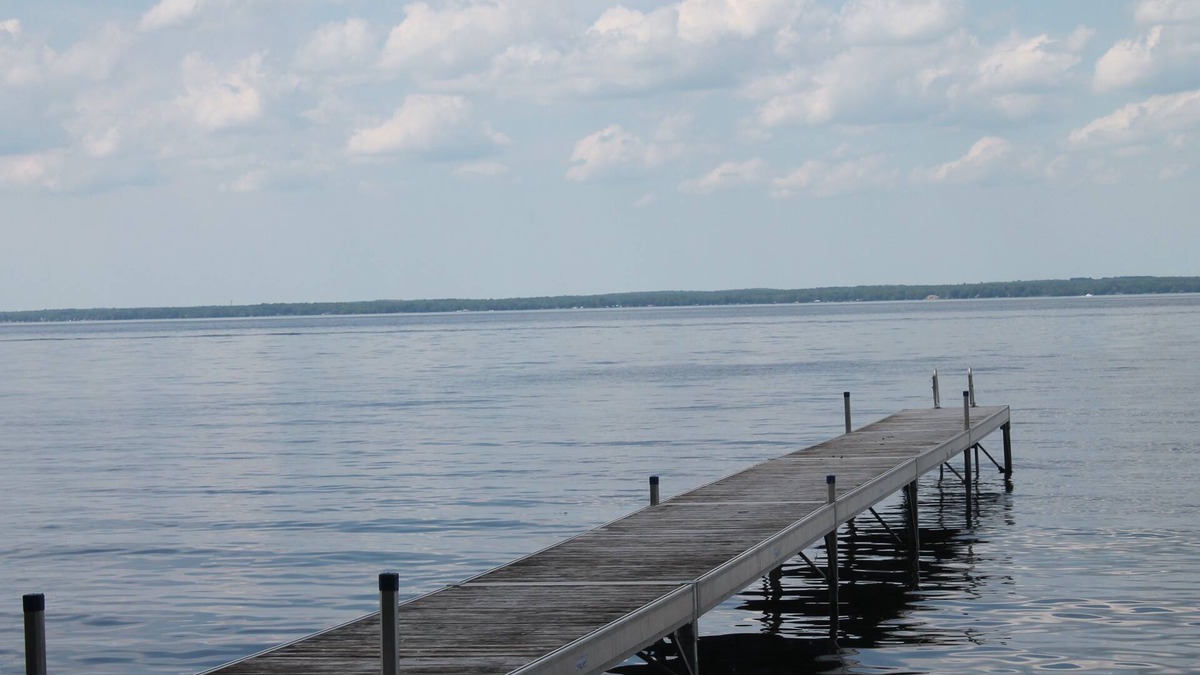Bridgeport House | On the water with dock