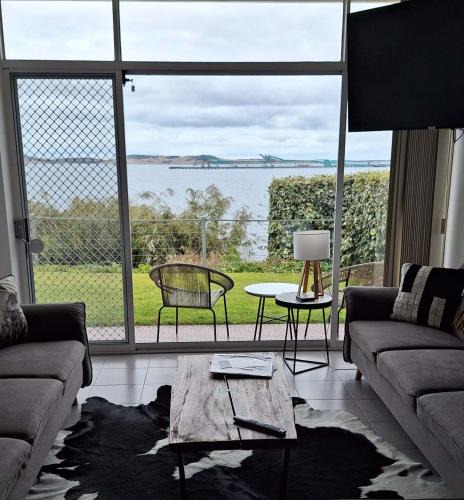 Port Lincoln Apartment | ON THE WATERS EDGE