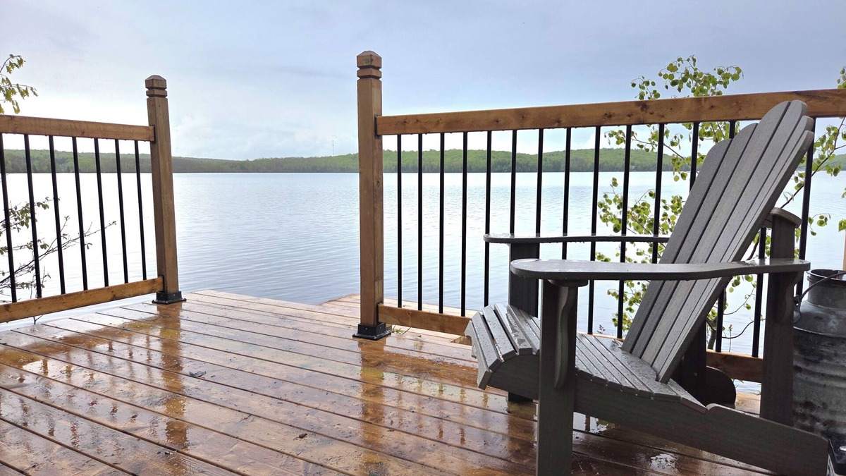 Magnetawan Cottage | On the waters edge of Lake Cecebe Tranquility above Muskoka at Rockwynn Cottages