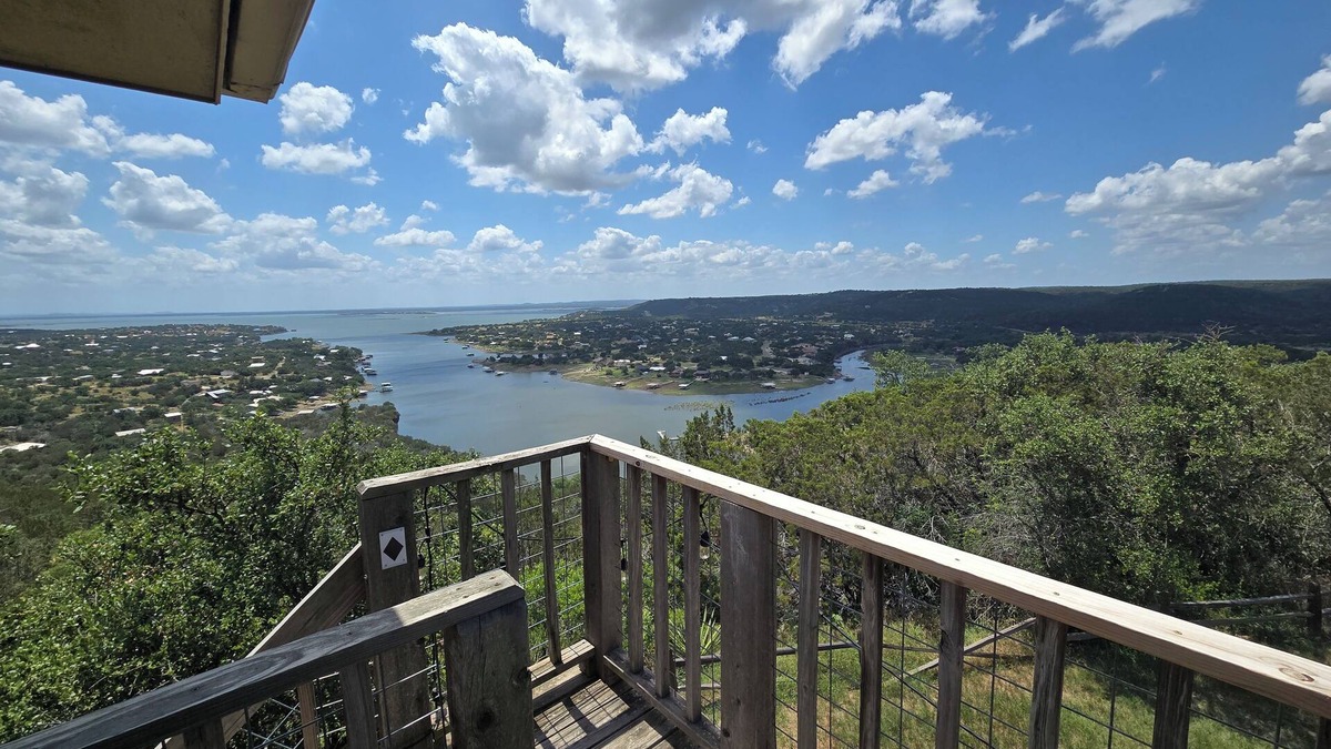Burnet House | On Top Of SpiderMountain-2Bed/2Bath-HotTub-Gameroom.