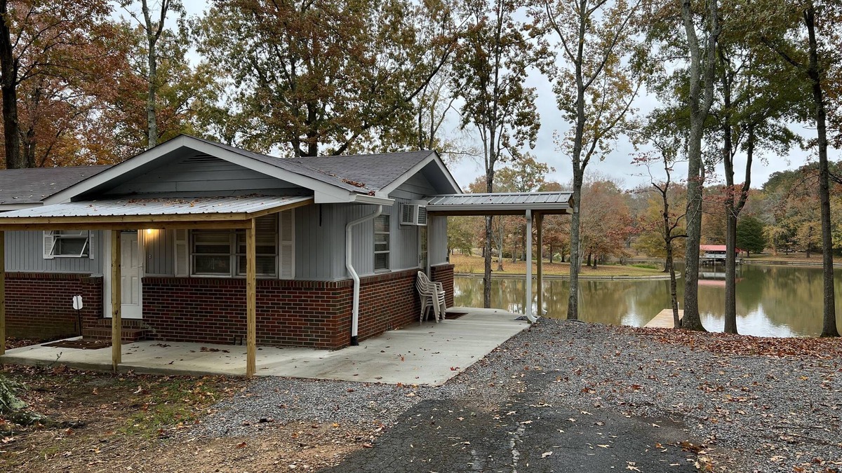 Cedar Bluff House | On Weiss Lake with pier and close to boat ramp