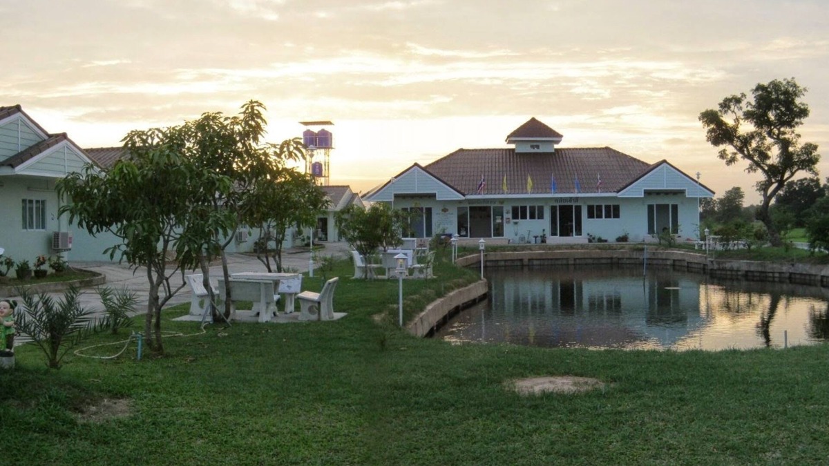 Uthumphon Phisai Hotel | Onanong Resort
