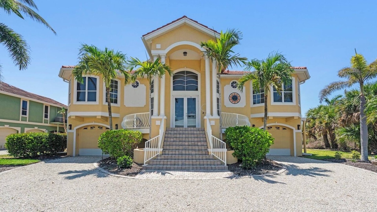 Beachview Country Club Estates House | Once Upon A Tide: Renovated Beachview Pool Home!