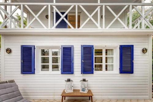 Marina di Campo Ski Chalet | Onde blu