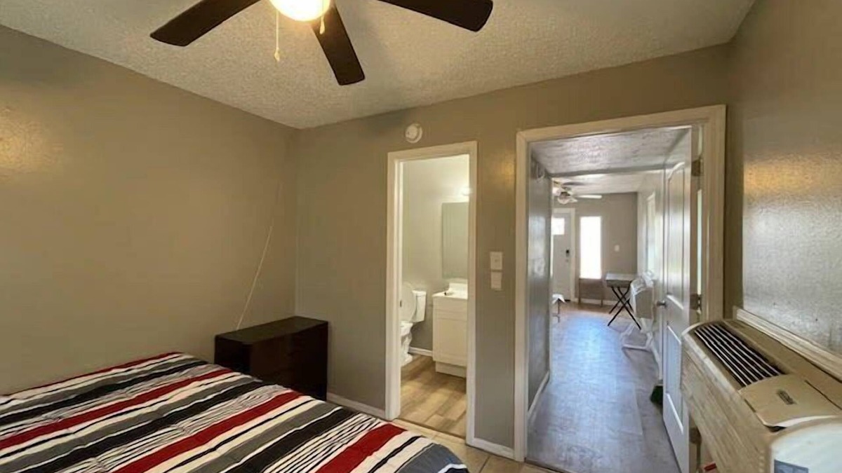Lawton Apartment | One Bed 1 Bath with Full Kitchen near Fort Sill