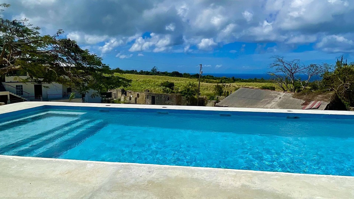 Gibbs Bay Apartment | One bed apartment with expansive ocean view